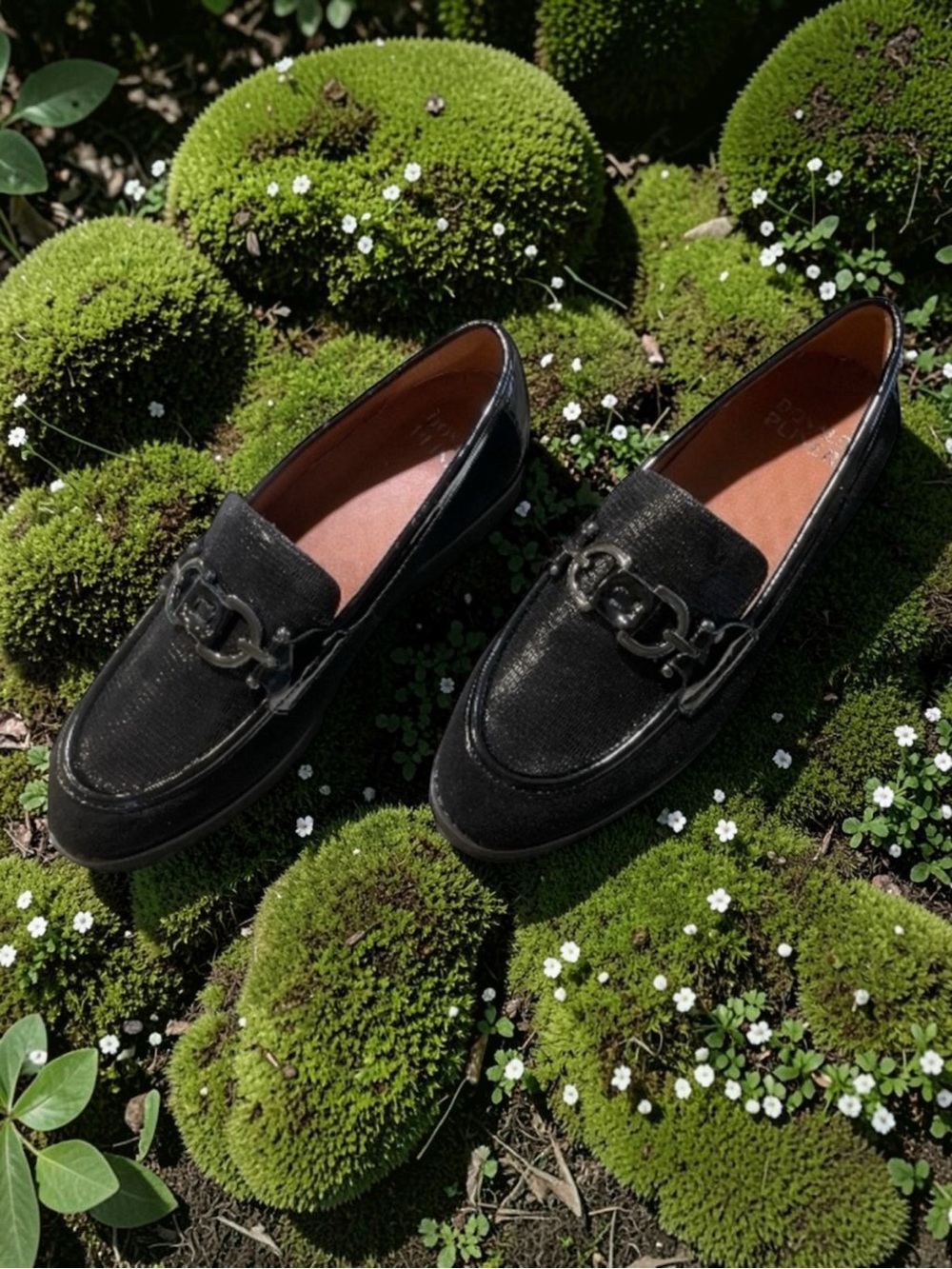 NEW Donald Pliner Classic Black Loafers, Patent Leather & Textured Suede  size 8